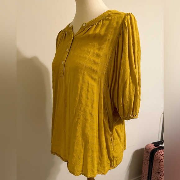 Flowy Universal Thread Blouse - Picture 1 of 8
